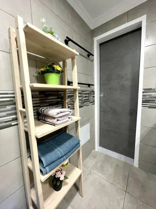 Casita Mara! 2' Line To The Sea, Shops And Bar'S Apartment Tias Bagian luar foto